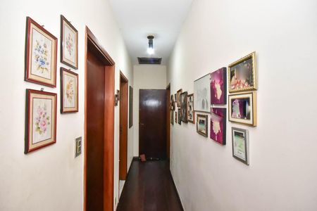 Casa à venda com 485m², 3 quartos e 4 vagasCorredor