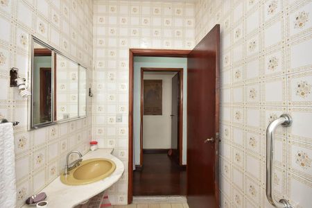 Casa à venda com 485m², 3 quartos e 4 vagasBanheiro da Suíte