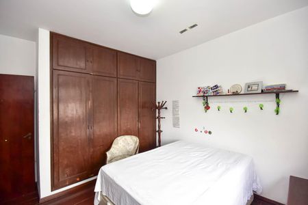 Casa à venda com 485m², 3 quartos e 4 vagasQuarto 2