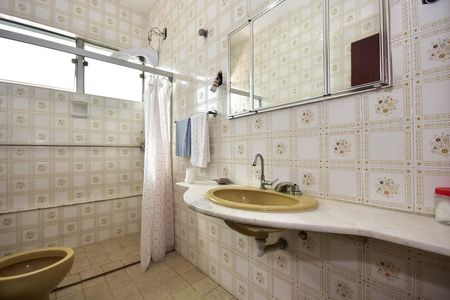 Casa à venda com 485m², 3 quartos e 4 vagasBanheiro da Suíte