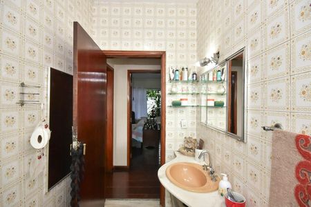 Casa à venda com 485m², 3 quartos e 4 vagasBanheiro Social