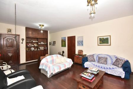 Casa à venda com 485m², 3 quartos e 4 vagasSala