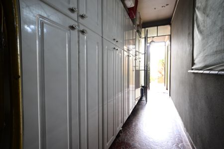 Casa à venda com 385m², 3 quartos e 1 vagaCorredor quintal