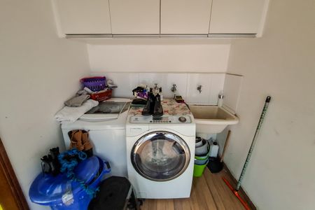 Casa à venda com 139m², 3 quartos e 2 vagas Casa à venda com 139m², 3 quartos e 2 vagasÁrea de Serviço