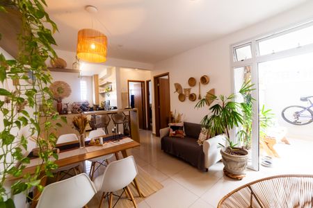 Apartamento à venda com 60m², 2 quartos e 1 vaga Apartamento à venda com 60m², 2 quartos e 1 vagaSala