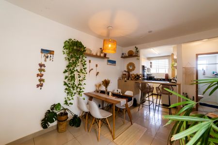 Apartamento à venda com 60m², 2 quartos e 1 vaga Apartamento à venda com 60m², 2 quartos e 1 vagaSala