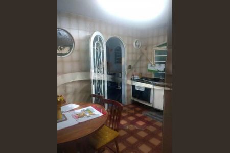 Casa à venda com 3 quartos, 200m² em Vila Arapua, São Paulo
