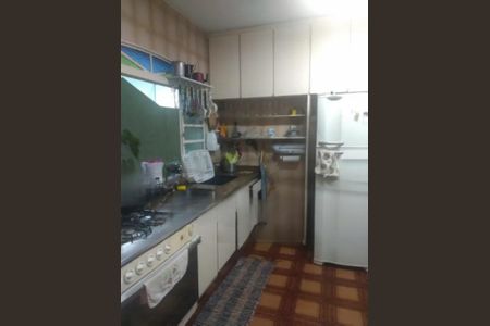 Casa à venda com 3 quartos, 200m² em Vila Arapua, São Paulo