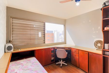 Apartamento à venda com 195m², 4 quartos e 2 vagas Apartamento à venda com 195m², 4 quartos e 2 vagasQuarto 2