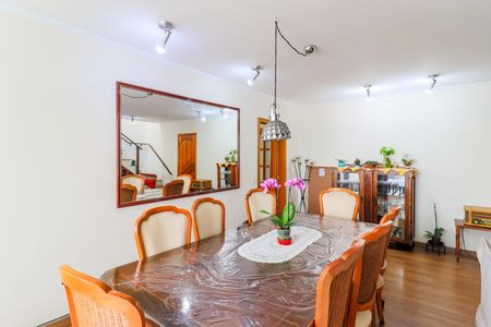 Apartamento à venda com 195m², 4 quartos e 2 vagas Apartamento à venda com 195m², 4 quartos e 2 vagasSala