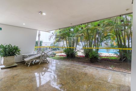 Apartamento à venda com 195m², 4 quartos e 2 vagas Apartamento à venda com 195m², 4 quartos e 2 vagasÁrea comum - Salão de festas