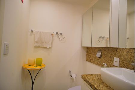 Apartamento à venda com 76m², 2 quartos e 1 vagaBanheiro