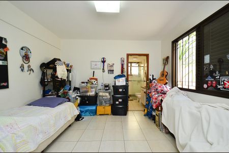 Casa à venda com 405m², 5 quartos e 8 vagasSuite 4