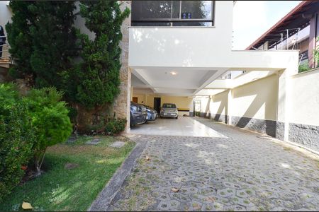 Casa à venda com 405m², 5 quartos e 8 vagasArea Externa/Garagem