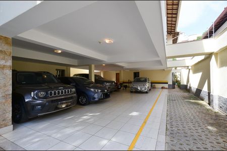 Casa à venda com 405m², 5 quartos e 8 vagasGaragem