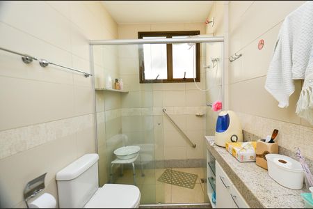 Casa à venda com 405m², 5 quartos e 8 vagasBanheiro Suite 2