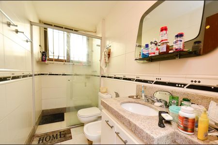 Casa à venda com 405m², 5 quartos e 8 vagasBanheiro Suite 4