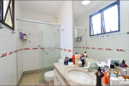 Casa à venda com 405m², 5 quartos e 8 vagasBanheiro Suite 1