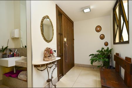 Casa à venda com 405m², 5 quartos e 8 vagasSala de estar/ entrada