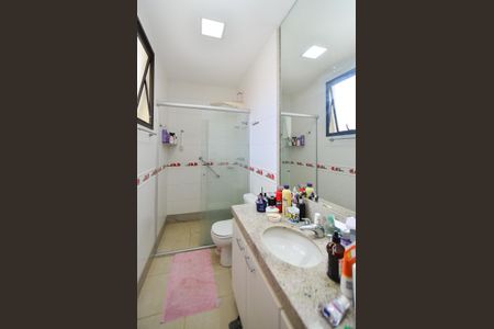 Casa à venda com 405m², 5 quartos e 8 vagasBanheiro Suite 1
