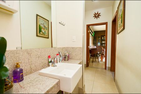 Casa à venda com 405m², 5 quartos e 8 vagasLavabo