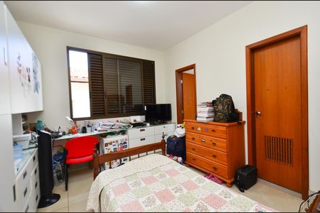 Casa à venda com 405m², 5 quartos e 8 vagasSuite 1