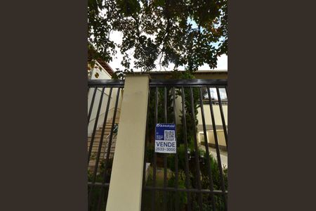 Casa à venda com 405m², 5 quartos e 8 vagasPlaquinha Instalada