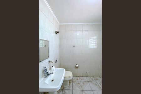 Casa para alugar com 130m², 2 quartos e 3 vagasBanheiro