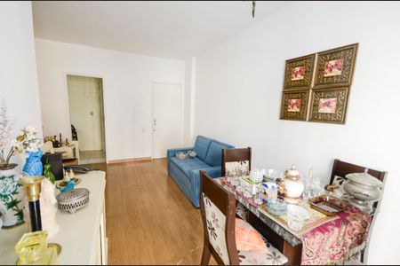 Apartamento à venda com 67m², 2 quartos e 1 vagaSala
