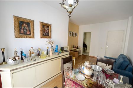 Apartamento à venda com 67m², 2 quartos e 1 vagaSala