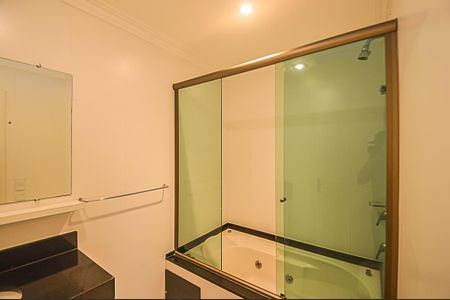 Apartamento à venda com 208m², 3 quartos e 3 vagasBanheiro da Suíte 2