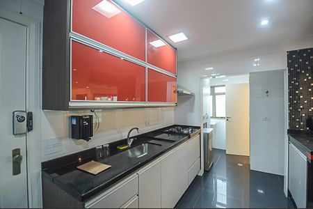 Apartamento à venda com 208m², 3 quartos e 3 vagasCozinha
