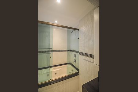 Apartamento à venda com 208m², 3 quartos e 3 vagasBanheiro da Suíte