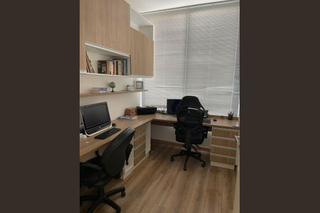 Casa de condomínio à venda com 324m², 4 quartos e 4 vagasQuarto