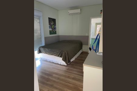 Casa de condomínio à venda com 324m², 4 quartos e 4 vagasQuarto