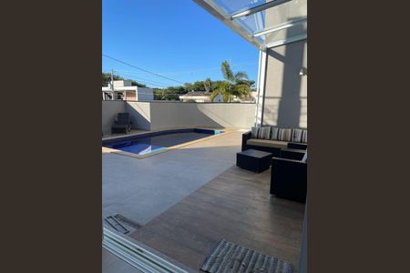 Casa de condomínio à venda com 324m², 4 quartos e 4 vagasPiscina