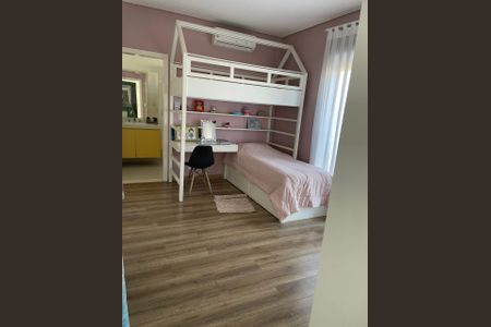 Casa de condomínio à venda com 324m², 4 quartos e 4 vagasQuarto