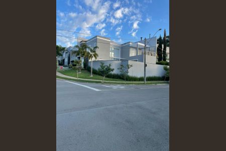 Casa de condomínio à venda com 324m², 4 quartos e 4 vagasVista da Rua