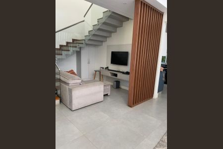 Casa de condomínio à venda com 324m², 4 quartos e 4 vagasSala