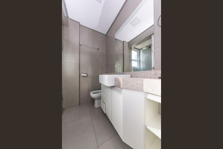 Apartamento à venda com 140m², 3 quartos e 2 vagas Apartamento à venda com 140m², 3 quartos e 2 vagasBanheiro da Suíte