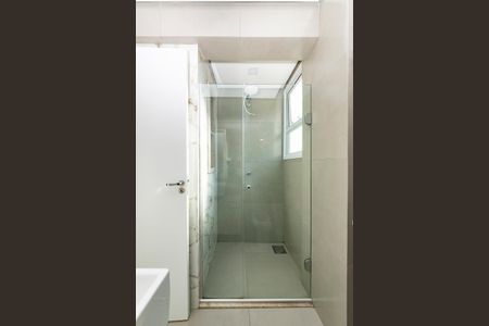 Apartamento à venda com 140m², 3 quartos e 2 vagas Apartamento à venda com 140m², 3 quartos e 2 vagasBanheiro da Suíte