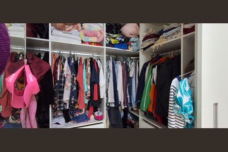 Casa à venda com 160m², 3 quartos e 2 vagasQuarto 2 Closet