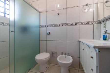 Casa à venda com 267m², 3 quartos e 2 vagasBanheiro da Suíte