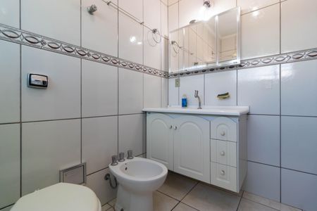 Casa à venda com 267m², 3 quartos e 2 vagasBanheiro da Suíte