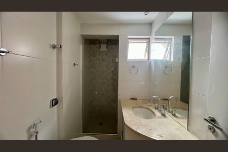 Apartamento à venda com 78m², 2 quartos e 1 vaga Apartamento à venda com 78m², 2 quartos e 1 vagaBanheiro