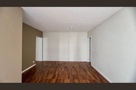 Apartamento à venda com 78m², 2 quartos e 1 vaga Apartamento à venda com 78m², 2 quartos e 1 vagaSala