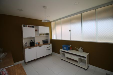 Apartamento à venda com 115m², 2 quartos e 1 vagaCozinha - Copa