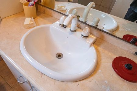 Casa à venda com 280m², 2 quartos e 3 vagasSuíte 1 - Banheiro