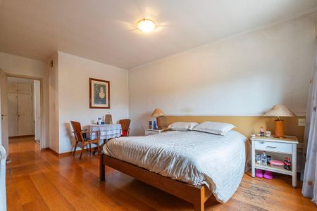 Casa à venda com 280m², 2 quartos e 3 vagasSuíte 1