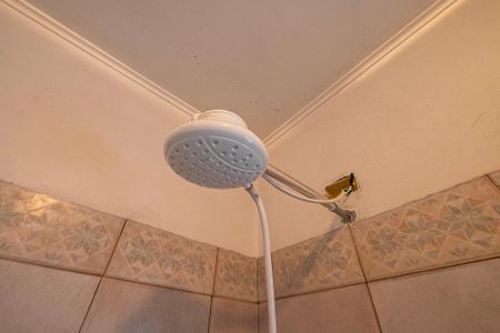 Casa à venda com 280m², 2 quartos e 3 vagasSuíte 1 - Banheiro